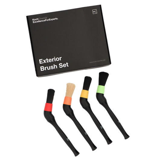 Kit de pinceaux Koch Chemie Exterior Brush Set - Nettoyage extérieur de véhicule facilité avec ce kit de 4 pinceaux colorés. Idéal pour jantes, plastiques, verres et finitions délicates. Facilitez votre routine de detailing automobile avec Koch Chemie !